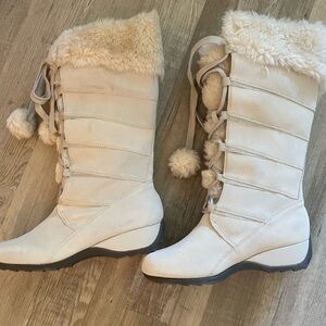 BRAND NEW SPORTO HIGH BOOTS. IN BOX. Waterproof. 7 1/2 Medium.